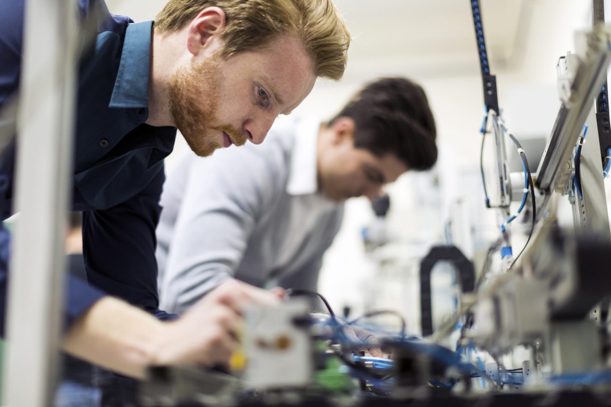 Why You Should Become an Electrical Engineering Tech